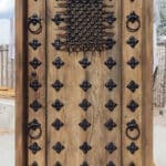 door with grillwork front without handle