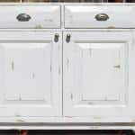 Kitchen cabinet with cup cabinet handle and round knobs