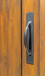 Door with rounded handle