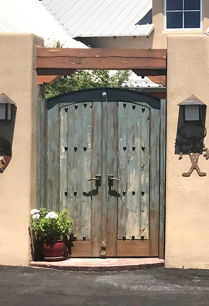 Arched entry gate