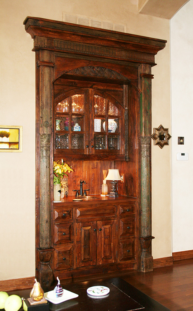 Built-in living room bar cabinet
