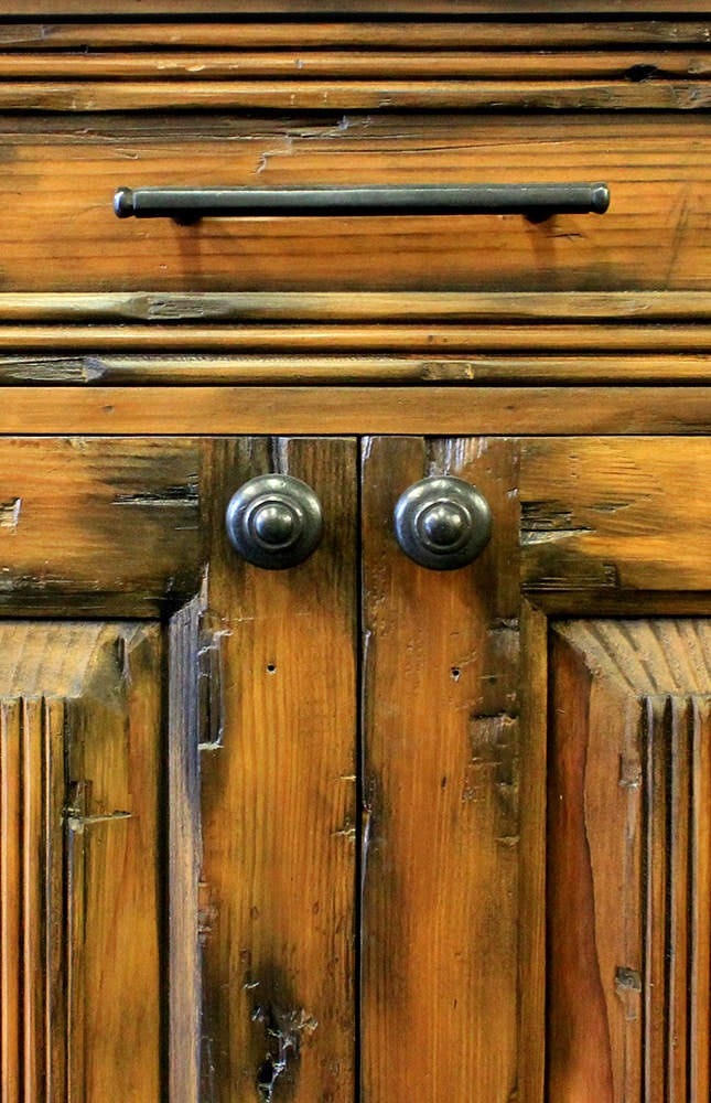 straight handle on cabinet