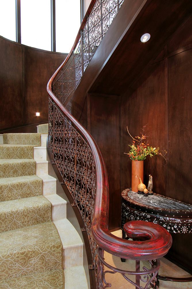 Custom winding stair rail