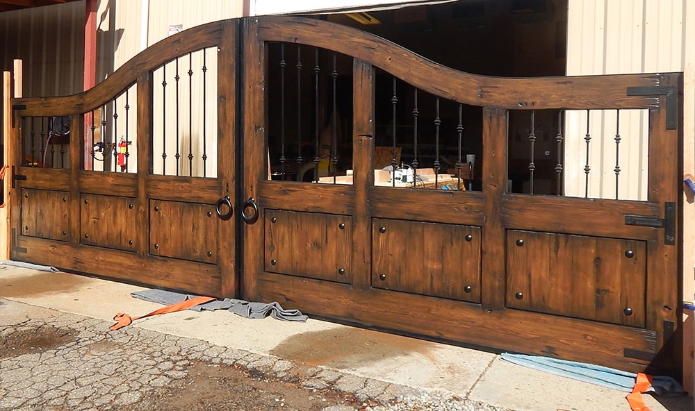 10517-01-D-Gates-Angle.jpg
