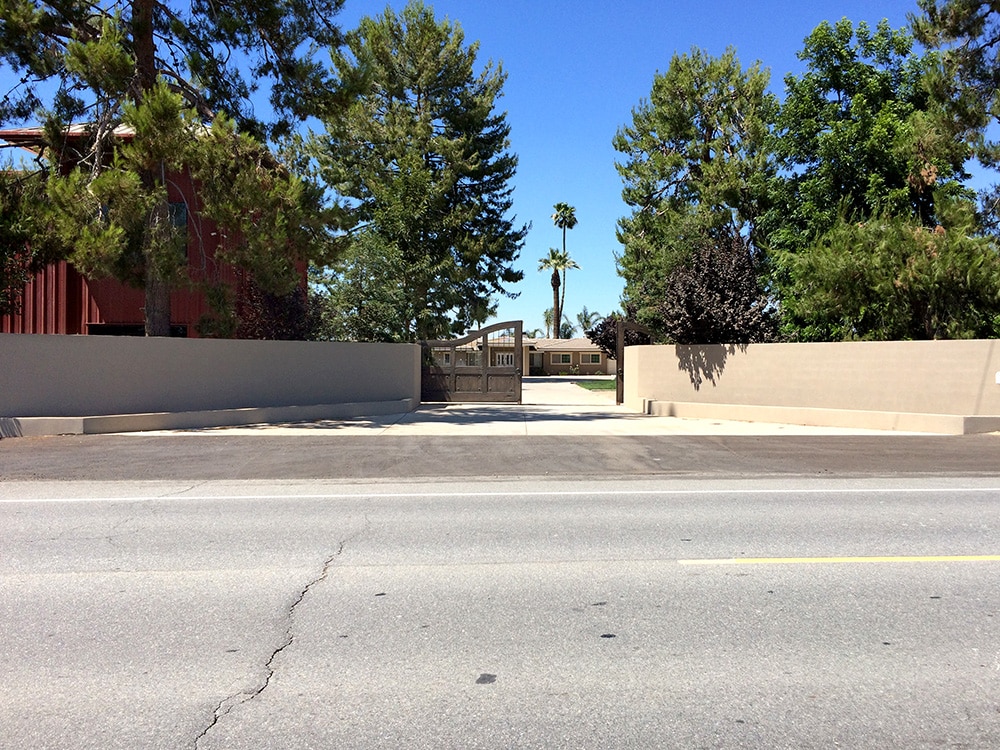 10517-01-Gate-installed-2.jpg