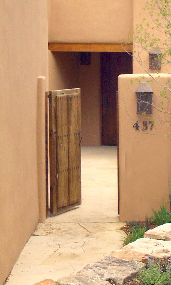 1685LPO-Gate-crop Santa Fe gate with panel overlay