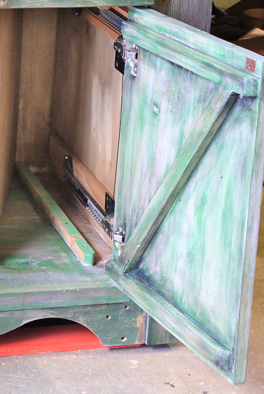19a-9945-04-Cabinetcrop.jpg