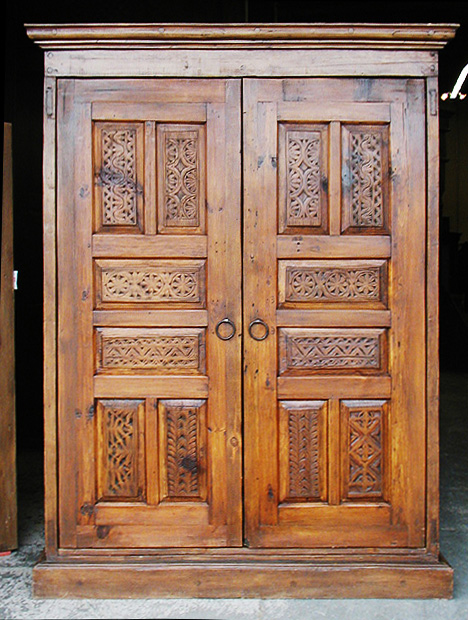 20002A-Armoire-Front.jpg