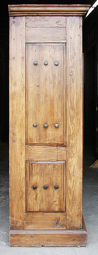 20002A-Armoire-Side.jpg