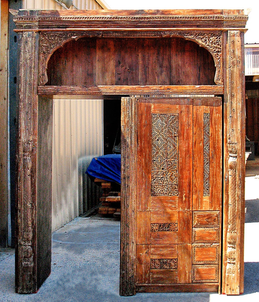 8541-01-Cabinet-Front2.jpg