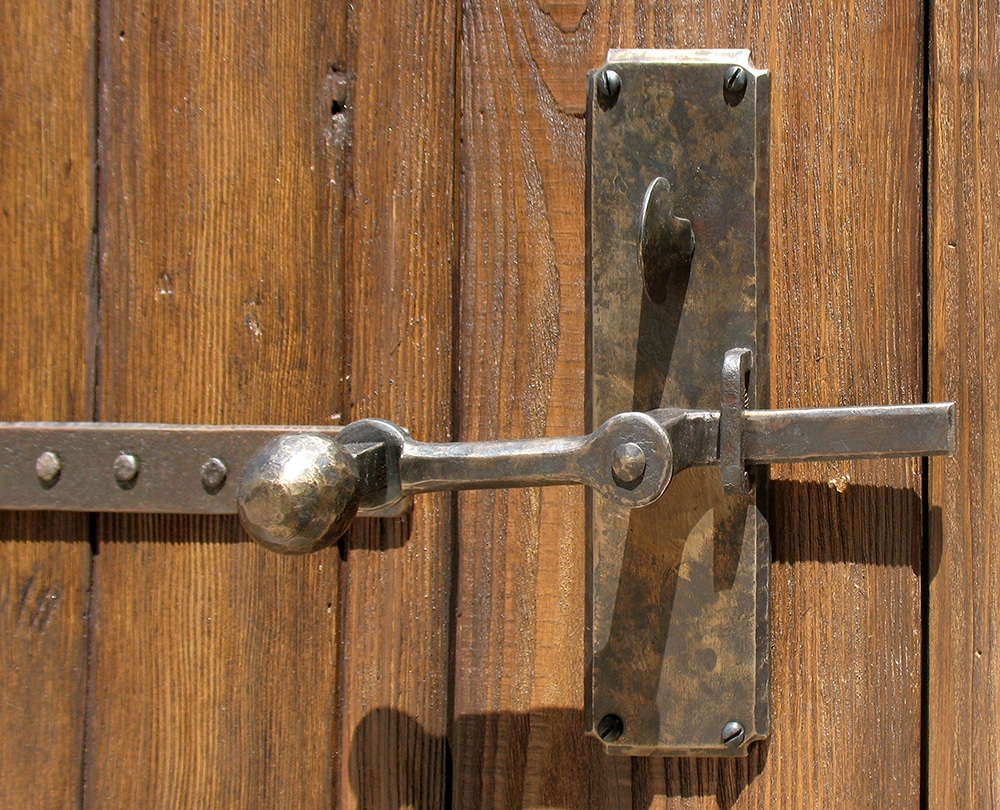 9426-01-Door-Hdw-DET3.jpg