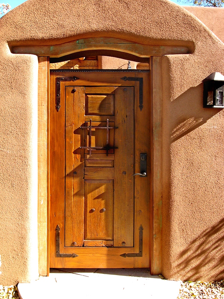 9555-01-Gate-Install-Front Gate with Grilled Peep