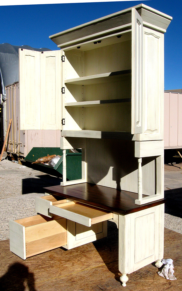 9556-10-Desk-DET3.jpg