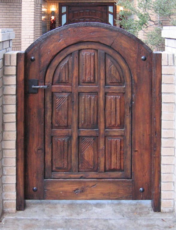 Arched entry gate