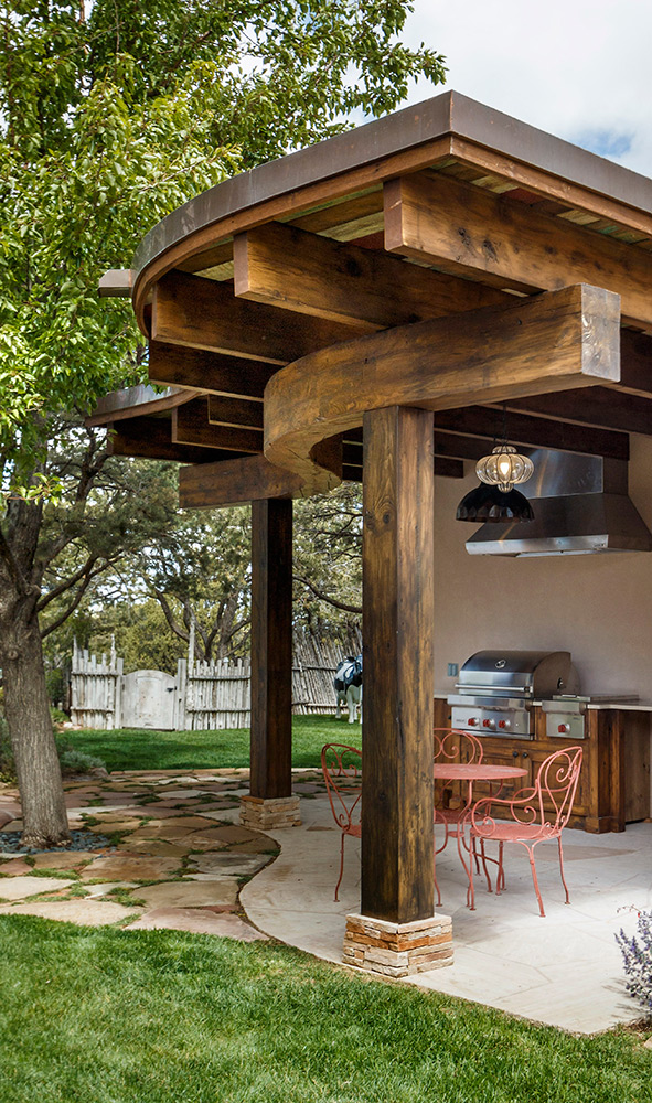 Curved outdoor beam