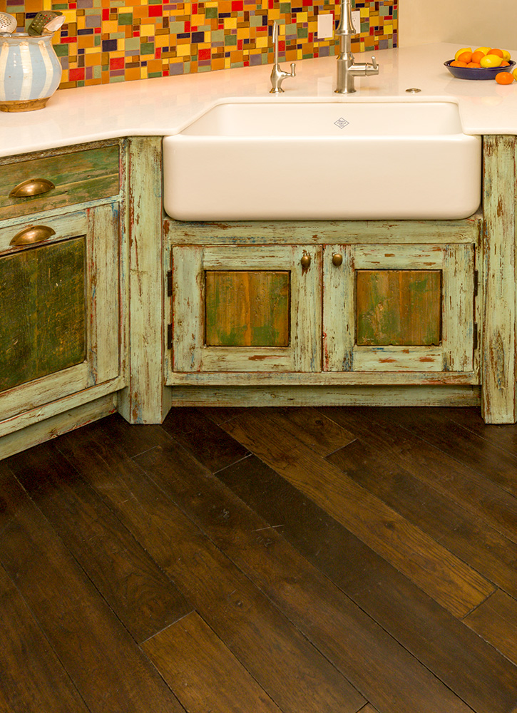 9945-Sink-Wall-Crop.jpg