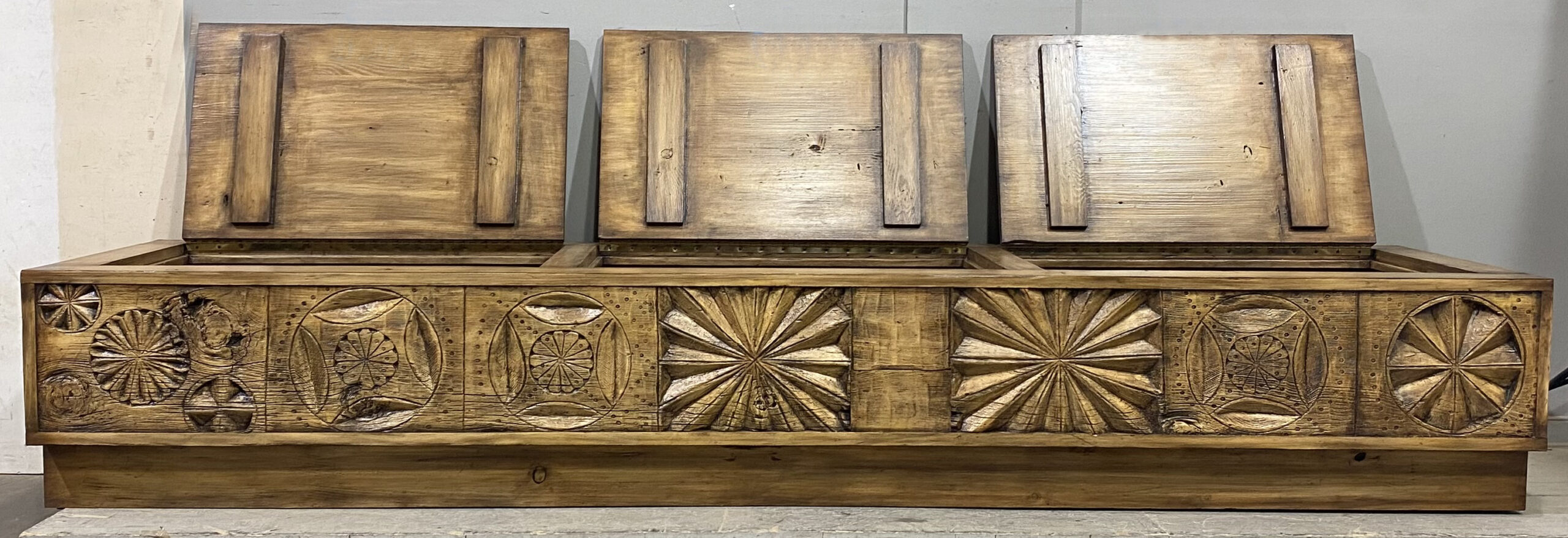 11473-13-open Storage Bench with Carved Panels