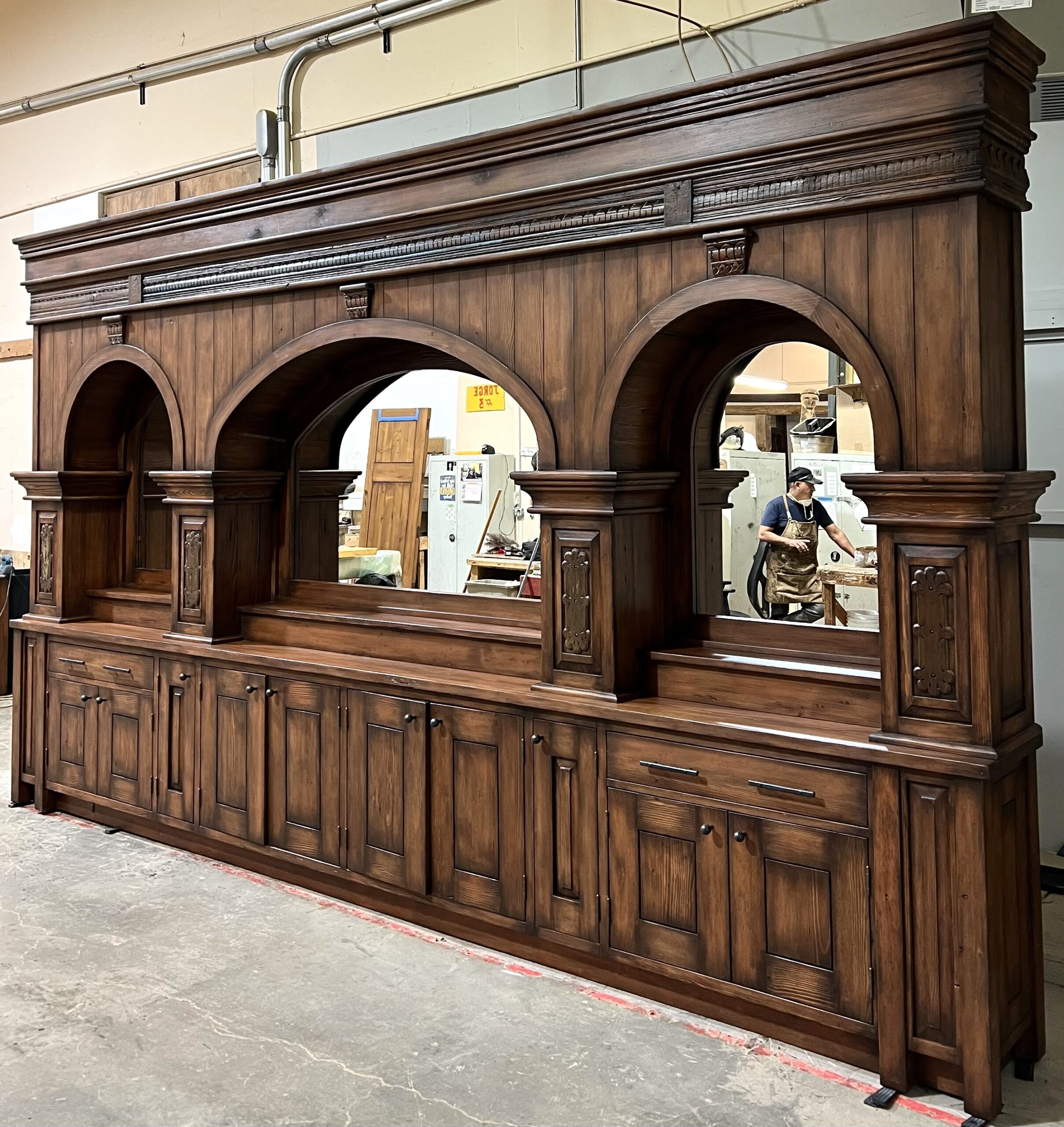 12049-2 Bar with Antique Carved Columns